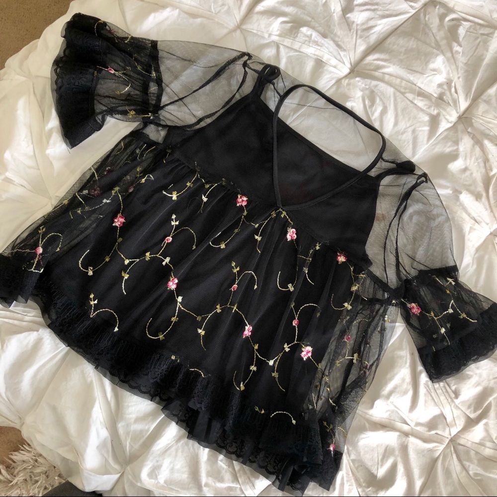 Lace Mesh Top w/ Additional Undergarment Layer 💫